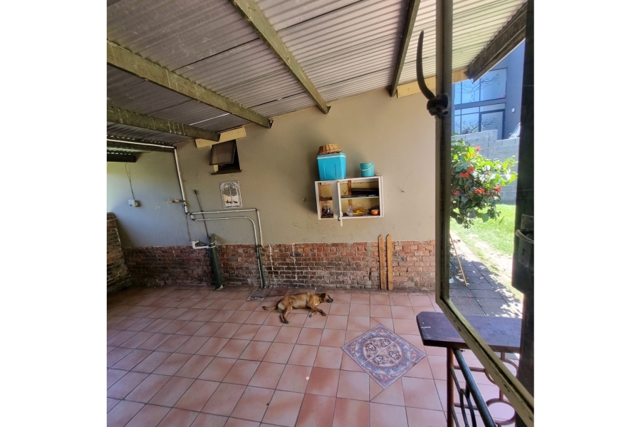 To Let 4 Bedroom Property for Rent in Beacon Bay Eastern Cape